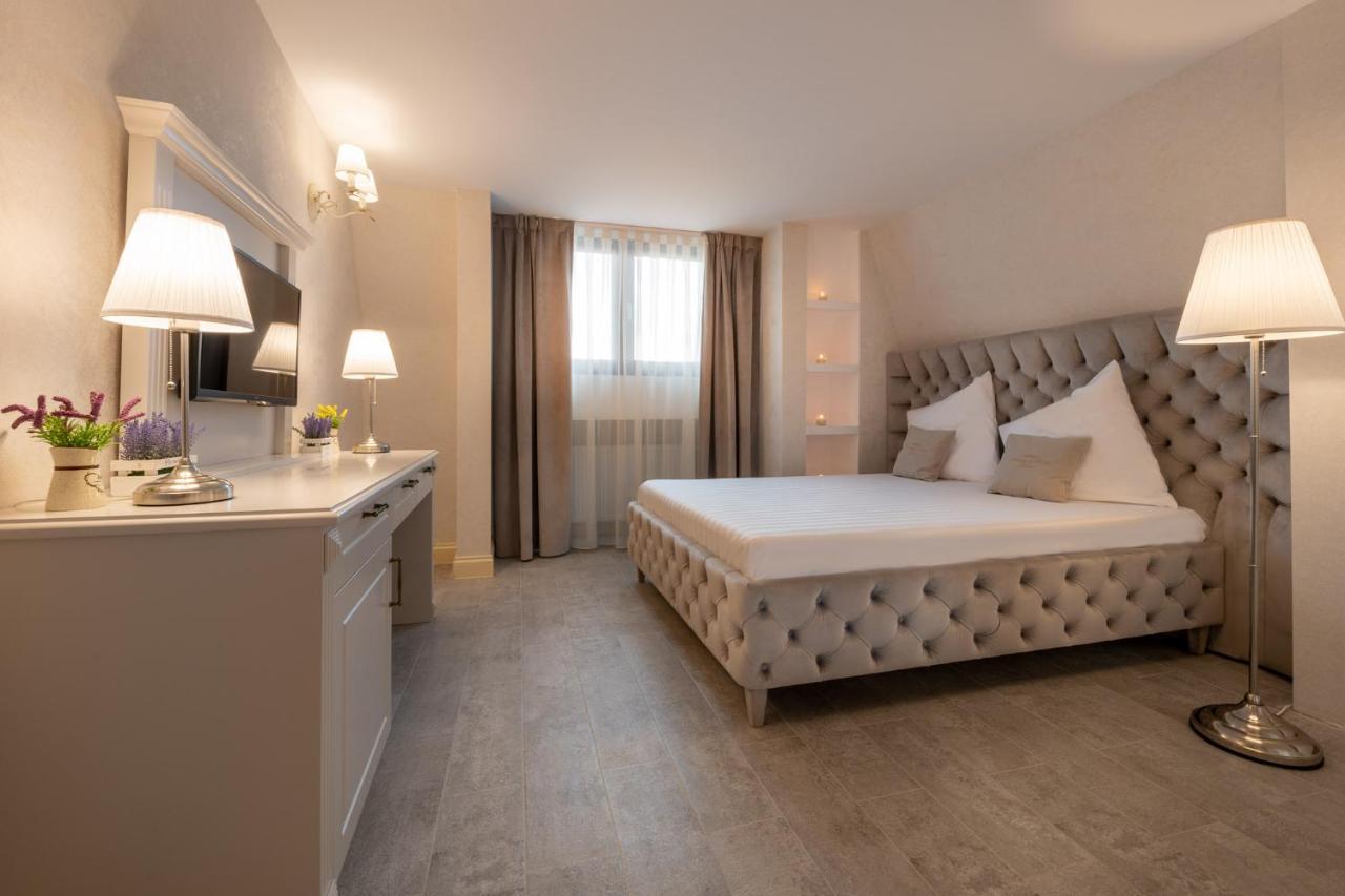 Hotel Casa Fiori บูคาเรสต์ ภายนอก รูปภาพ