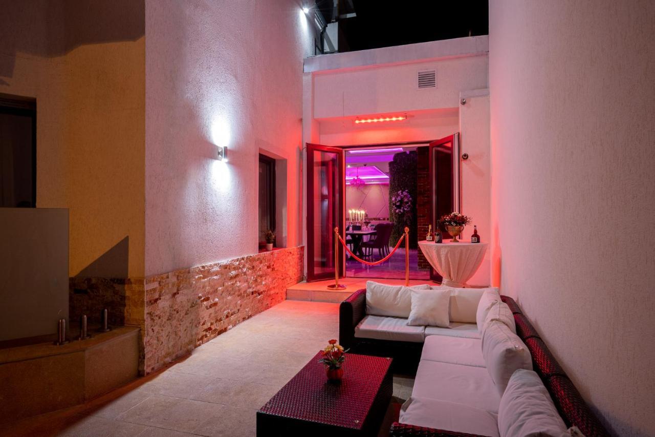 Hotel Casa Fiori บูคาเรสต์ ภายนอก รูปภาพ